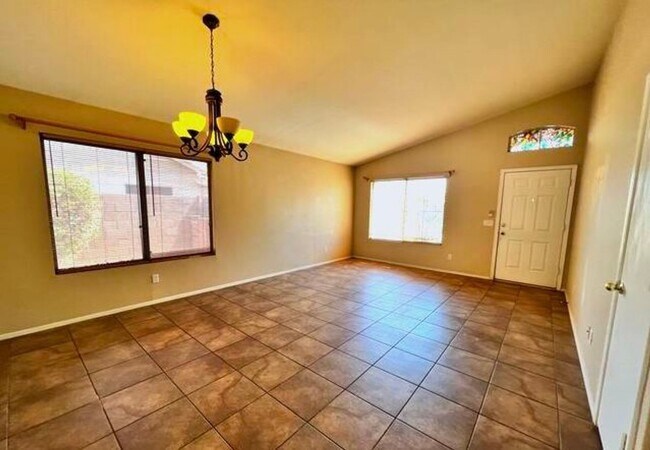 2810 S Los Altos Pl Chandler, AZ 85286 photo 3