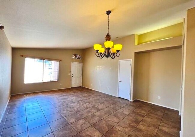 2810 S Los Altos Pl Chandler, AZ 85286 photo 2