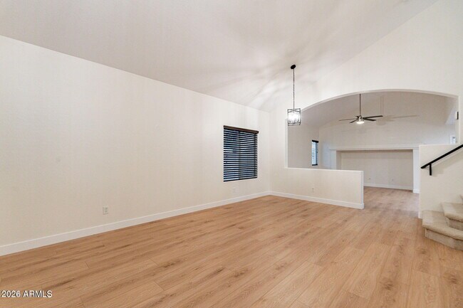 701 W Gibson Ave photo 4