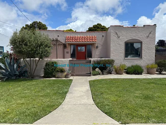 66 Roosevelt St photo 2