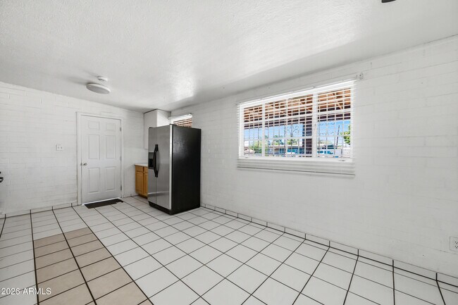 3905 W Almeria Rd Phoenix, AZ 85009 photo 5