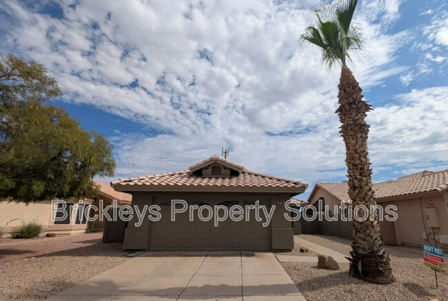 143 S Willow Creek St Chandler, AZ 85225 photo 2