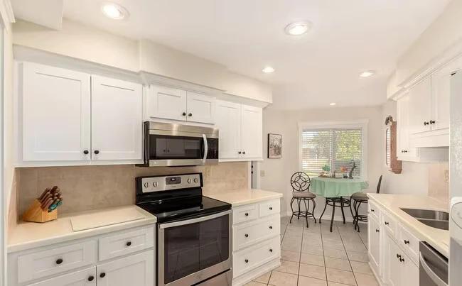 10880 W Coggins Dr Sun City, AZ 85351 photo 3
