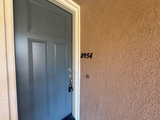8954 Butternut Ln San Diego, CA 92123 photo 2