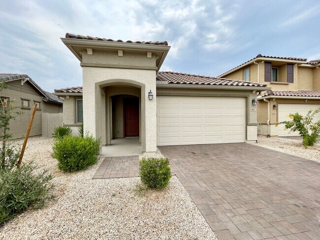 9002 W San Miguel Ave Glendale, AZ 85305 photo 2