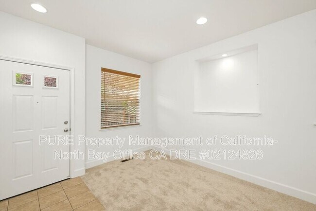 34 Randall Ln Santa Rosa, CA 95409 photo 3