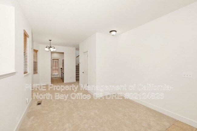 34 Randall Ln Santa Rosa, CA 95409 photo 5