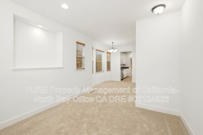 34 Randall Ln Santa Rosa, CA 95409 photo 4