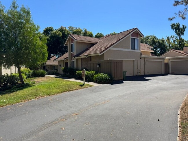 1446 Candelero Dr Walnut Creek, CA 94598 photo 3