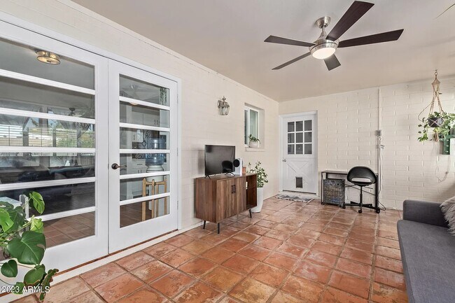 1942 E Pebble Beach Dr Tempe, AZ 85282 photo 3