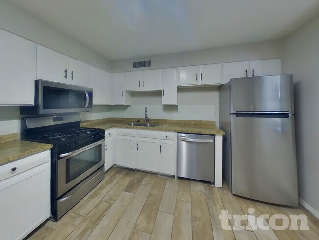 826 W Del Rio St Chandler, AZ 85225 photo 5