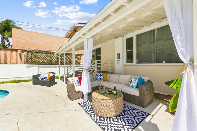 1404 Lieta St San Diego, CA 92110 photo 3