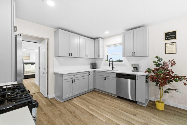 1404 Lieta St San Diego, CA 92110 photo 5