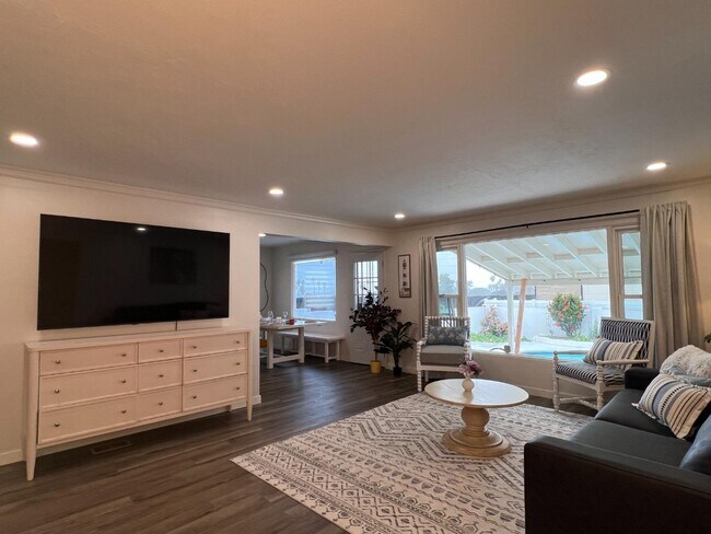 1404 Lieta St San Diego, CA 92110 photo 4