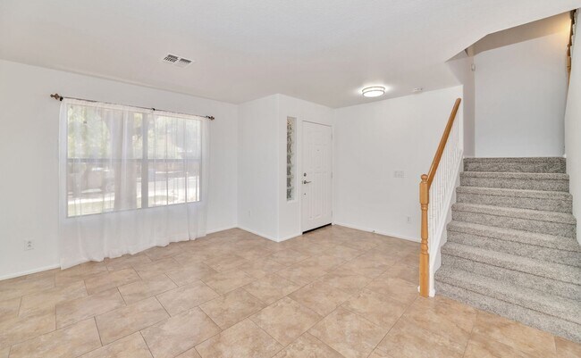 3617 E Potter Dr Phoenix, AZ 85050 photo 2