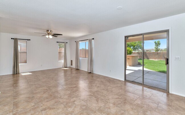 3617 E Potter Dr Phoenix, AZ 85050 photo 5