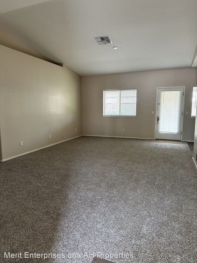 1648 Penstemon Dr Apache Junction, AZ 85120 photo 2