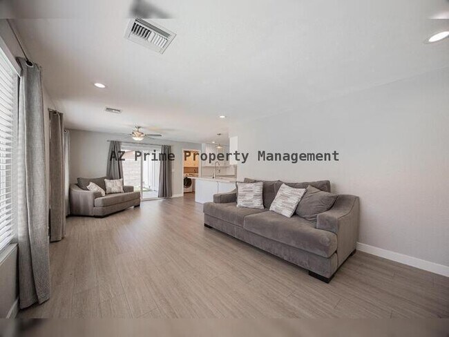 3715 E Sweetwater Ave Phoenix, AZ 85032 photo 5