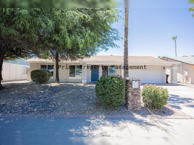 3715 E Sweetwater Ave Phoenix, AZ 85032 photo 2