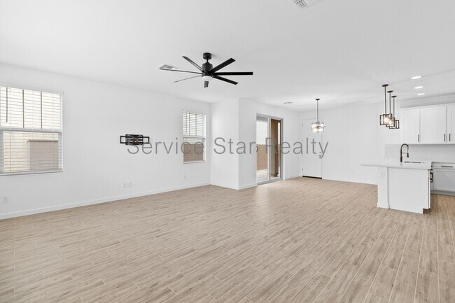 1950 W Hide Trl Phoenix, AZ 85085 photo 4