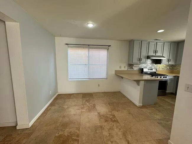 826 Caminito Siena Chula Vista, CA 91911 photo 2