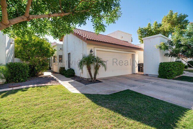 8910 S Heather Dr Tempe, AZ 85284 photo 2
