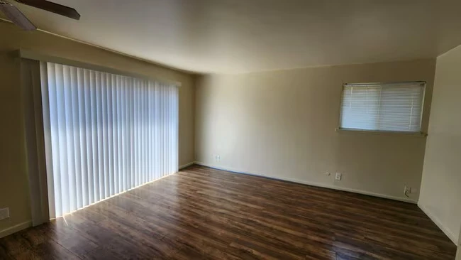 541-553 Admiral Callaghan Ln. photo 2