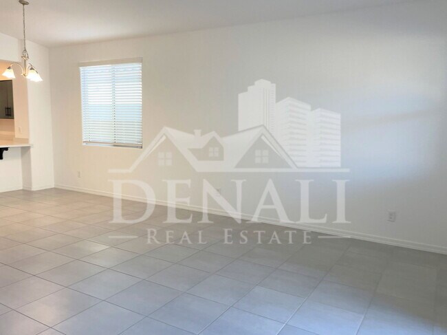 7954 W Medlock Dr Glendale, AZ 85303 photo 3