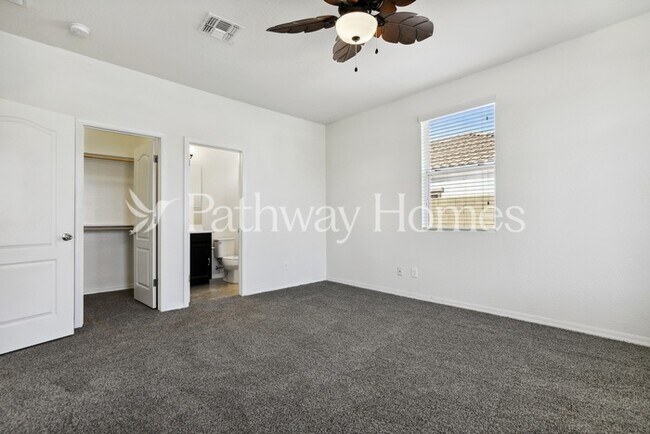 22231 E Cherrywood Dr Queen Creek, AZ 85142 photo 3
