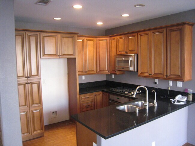 9564 Capricorn Way San Diego, CA 92126 photo 2