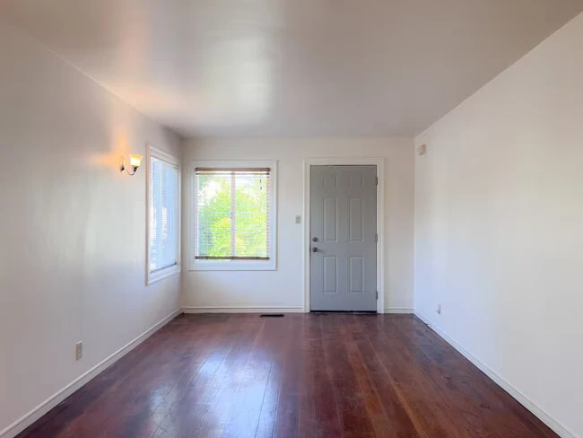 1054 Cornell Ave Albany, CA 94706 photo 2