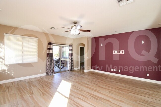 4018 E Expedition Way Phoenix, AZ 85050 photo 4