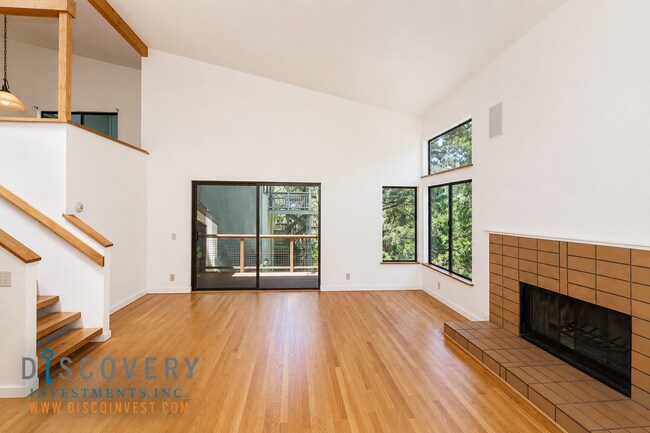 5635 Merriewood Dr Oakland, CA 94611 photo 4
