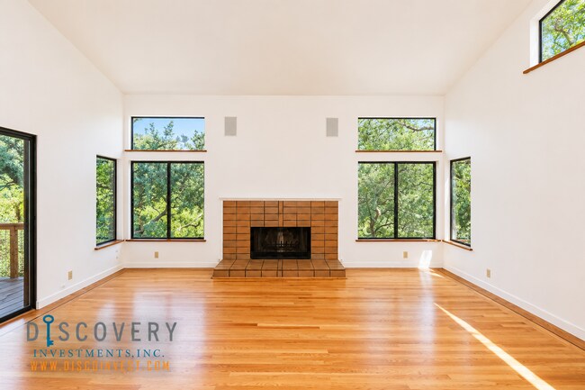 5635 Merriewood Dr Oakland, CA 94611 photo 3