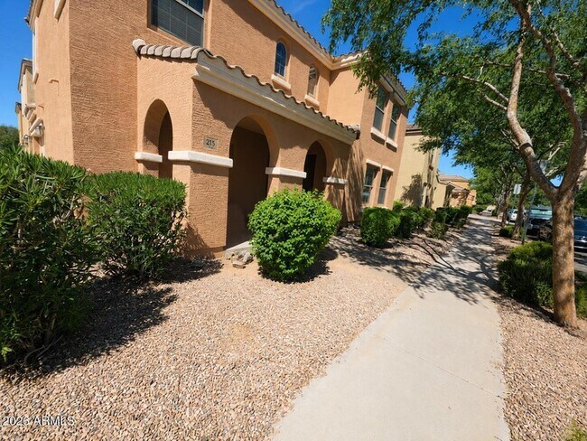 2547 E Bart St Gilbert, AZ 85295 photo 3