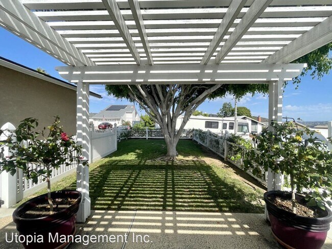 13104 Avenida Grande San Diego, CA 92129 photo 4
