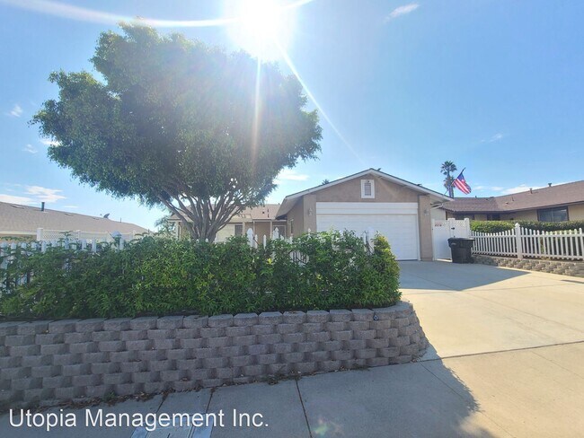 13104 Avenida Grande San Diego, CA 92129
