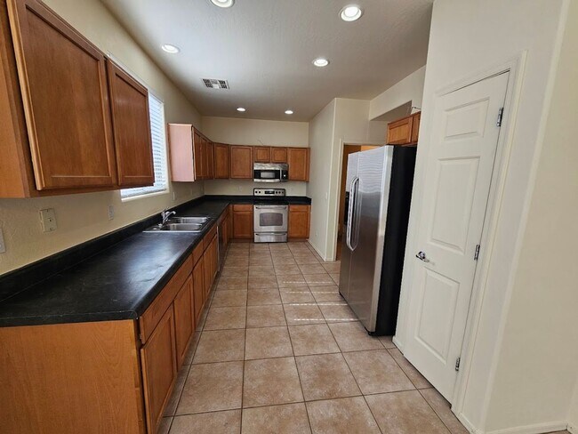 1333 E Thompson Way Chandler, AZ 85286 photo 2