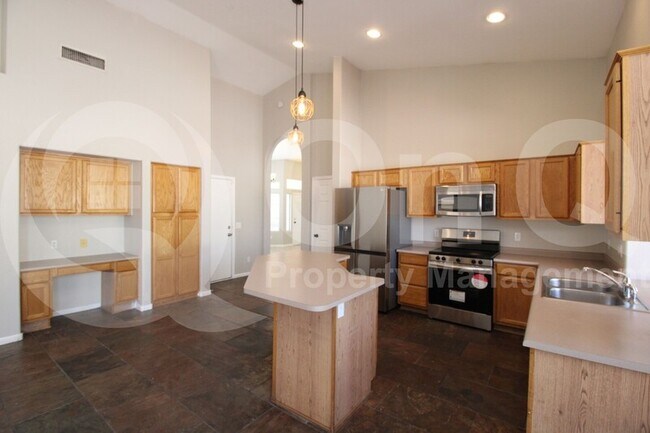 11130 W Dana Ln Avondale, AZ 85392 photo 4