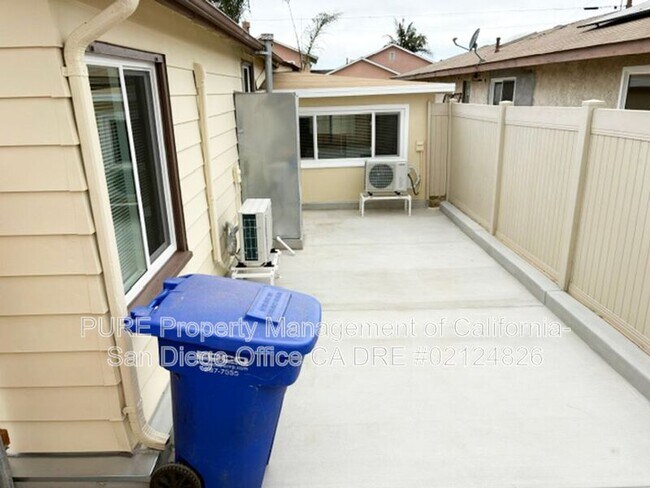 1120 Florence St Imperial Beach, CA 91932 photo 3