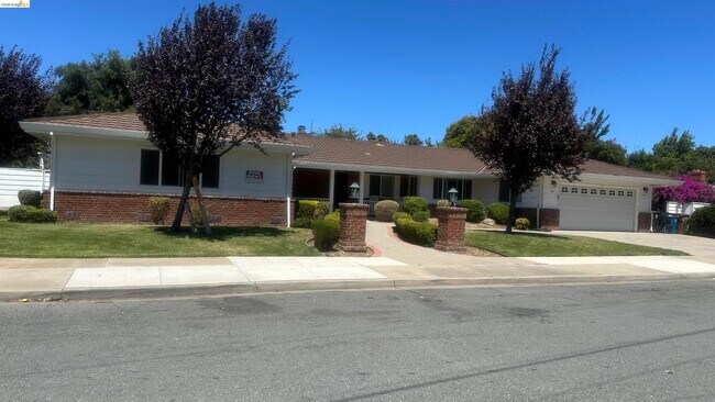 101 Shady Ln Antioch, CA 94509 photo 2