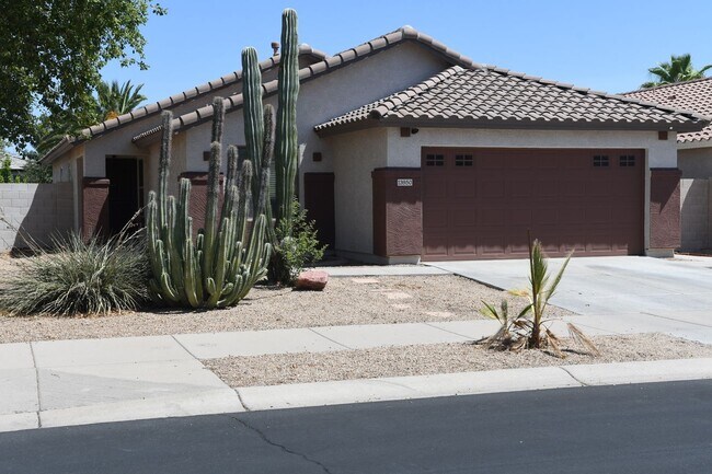 Ideal 4 Br 2 Ba 2 Car Garage Home With Solar Near Greenway And Loop 303 In Surprise photo 3