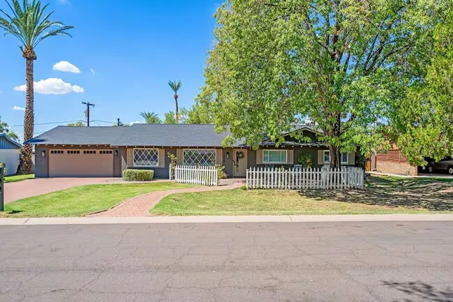 7018 N 13th St Phoenix, AZ 85020 photo 2