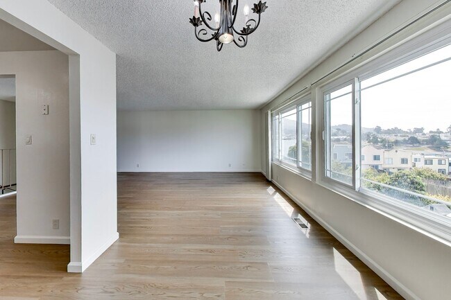 310 Castle St Daly City, CA 94014 photo 4