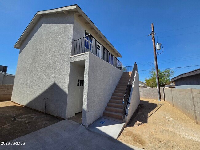 824 N 11th Ave Phoenix, AZ 85007 photo 2