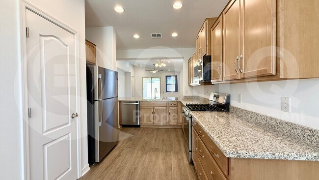 7922 W Pasadena Ave Glendale, AZ 85303 photo 3