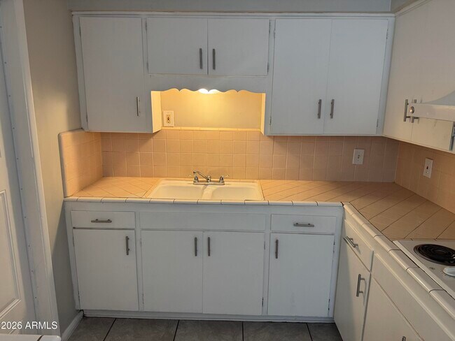 62 S Allen Mesa, AZ 85204 photo 3