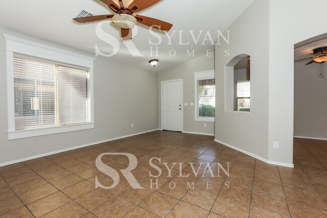 43543 W Blazen Trail Maricopa, AZ 85138 photo 4