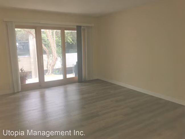 1855 Diamond St San Diego, CA 92109 photo 5