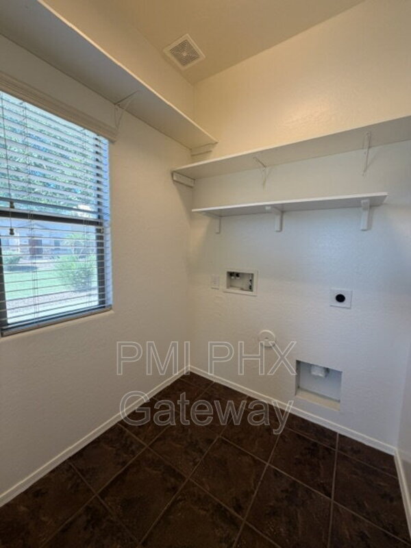 453 N Citrus Ln Gilbert, AZ 85234 photo 5
